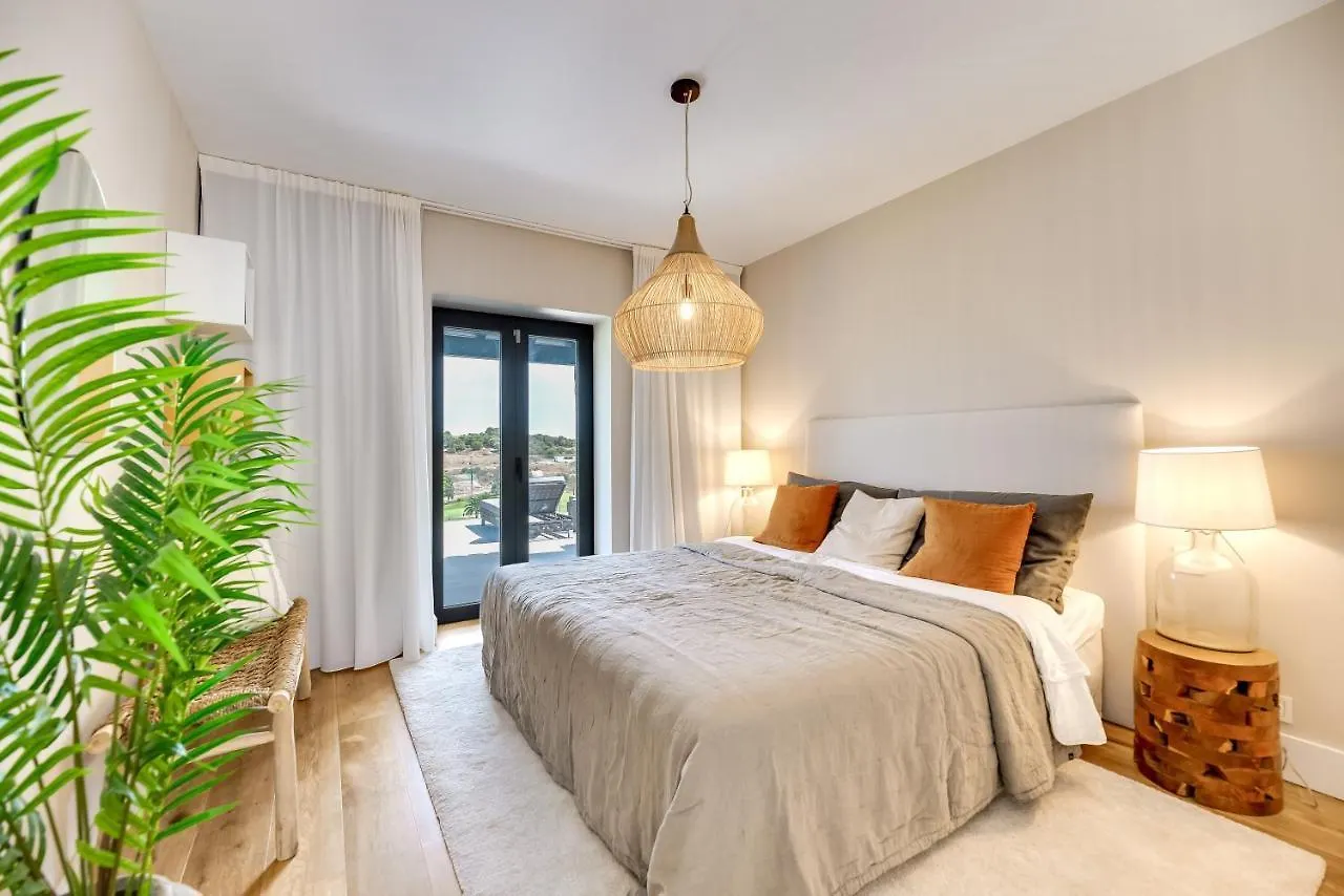 Top Renovated 4Bdrm Luxury Villa - Frontline Golf 埃斯特波纳 0*,