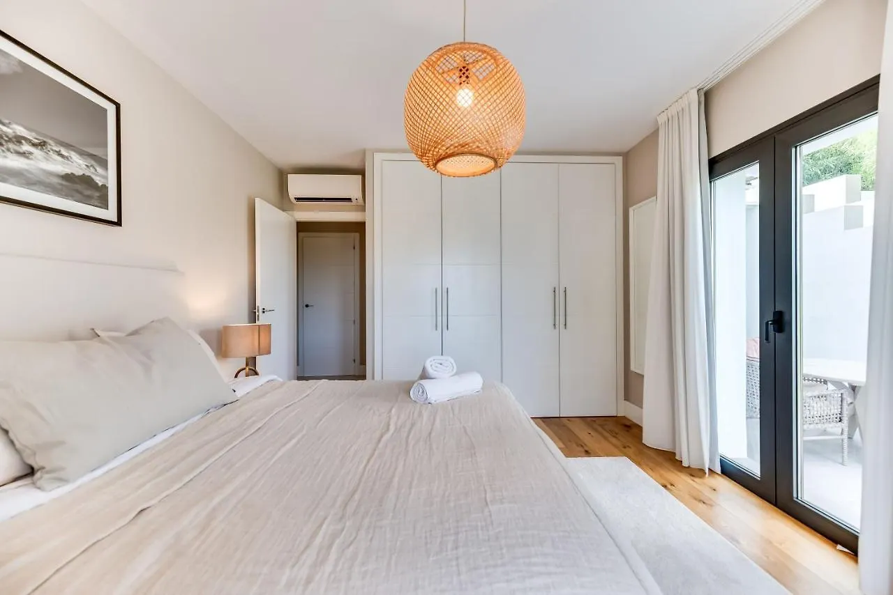 Top Renovated 4Bdrm Luxury Villa - Frontline Golf 埃斯特波纳 0*,