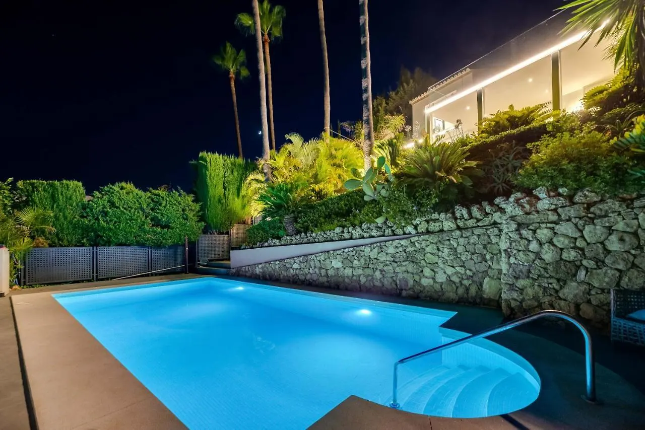 Top Renovated 4Bdrm Luxury Villa - Frontline Golf Estepona 0*,