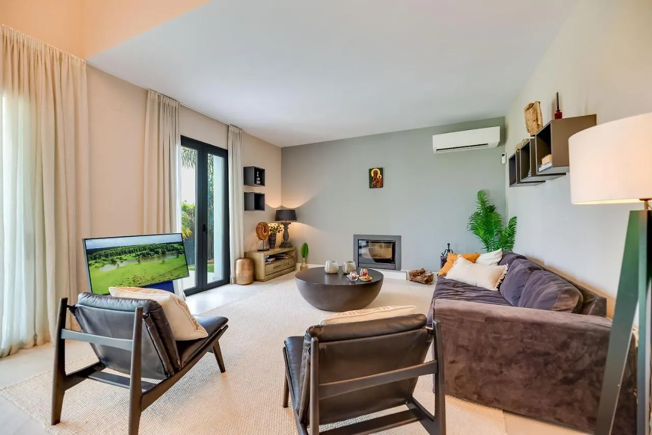 Top Renovated 4Bdrm Luxury Villa - Frontline Golf Estepona Apartment