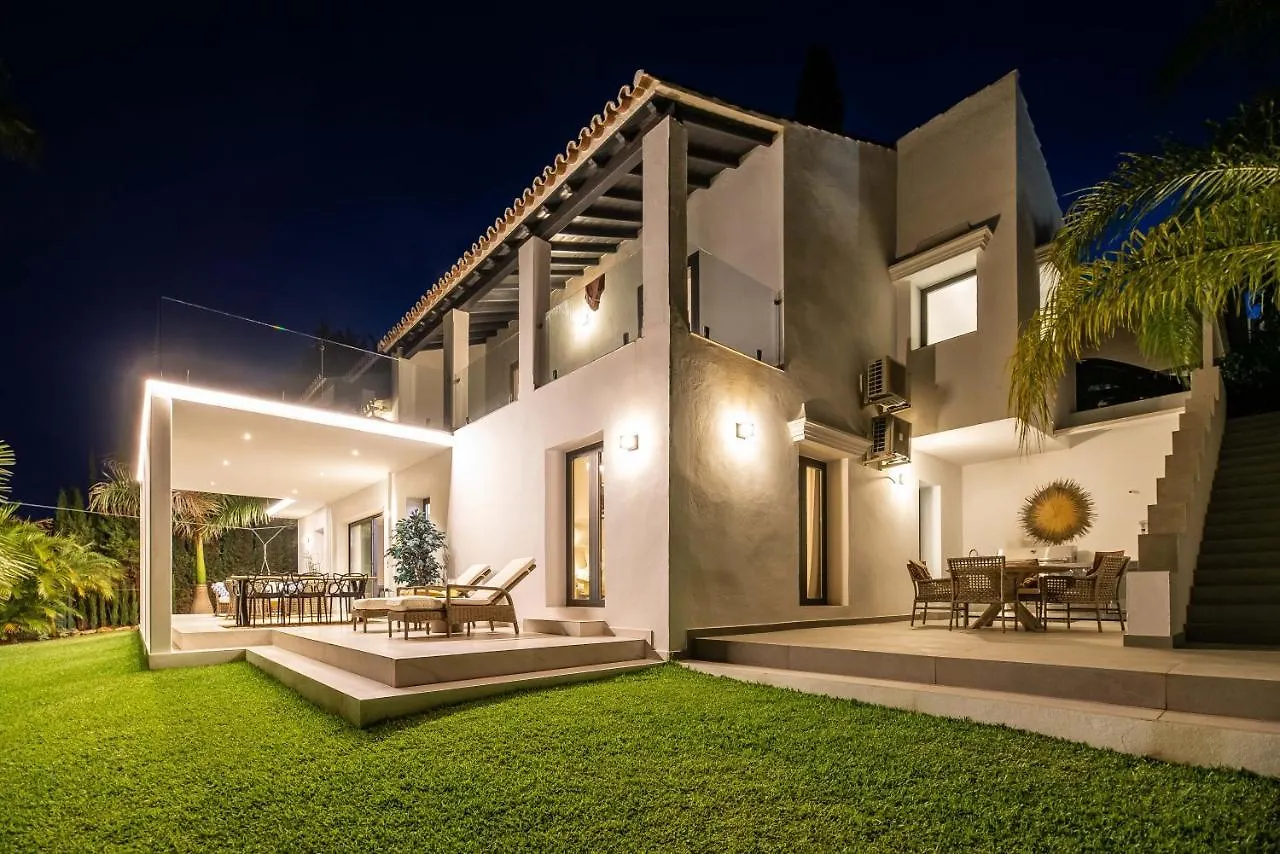 Apartment Top Renovated 4Bdrm Luxury Villa - Frontline Golf Estepona Spain