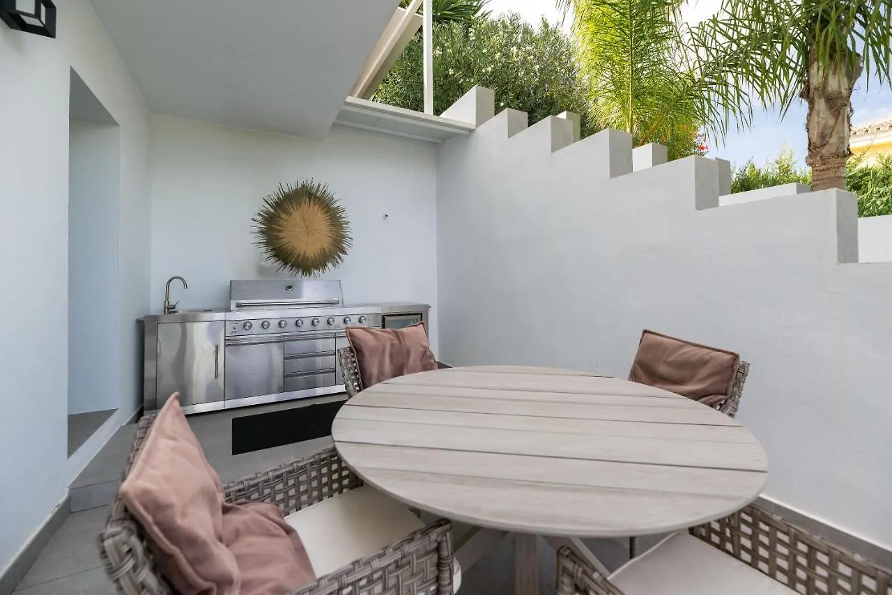 Top Renovated 4Bdrm Luxury Villa - Frontline Golf Estepona